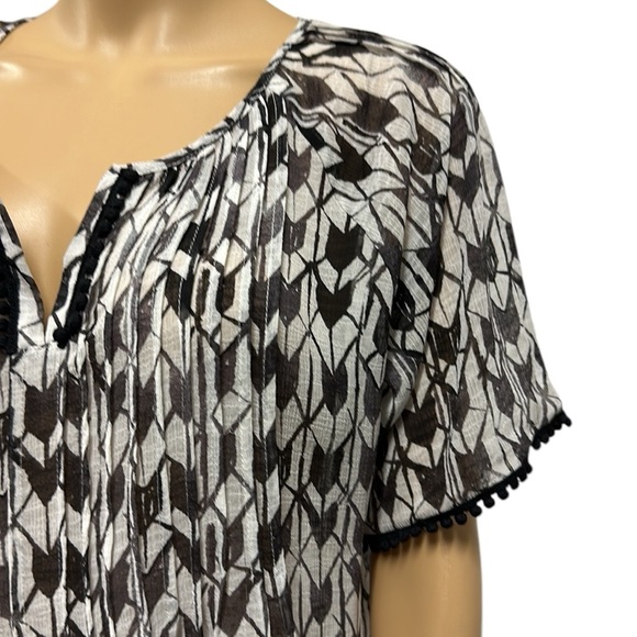 Two by Vince Camuto Black White Split Neck Semi Sheer Pom Pom Blouse Top Small - Picture 3 of 10